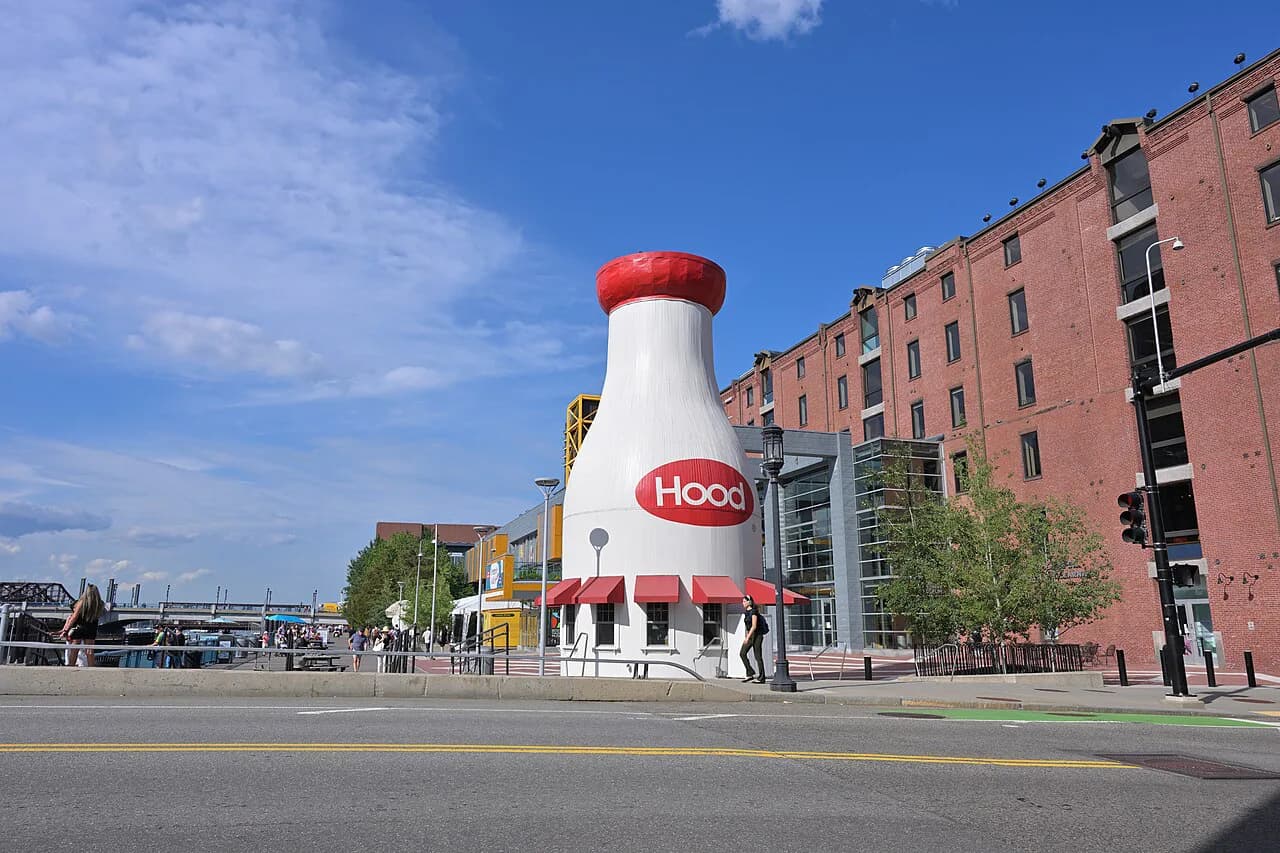 Boston Children's Museum vs. New England Aquarium: Which to Visit First