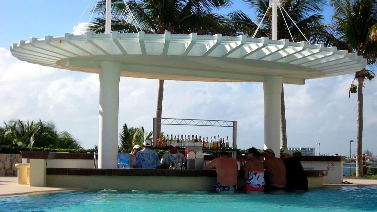 Cancun All-Inclusive vs Hotel Zone for Families: 2026 Comparison Guide