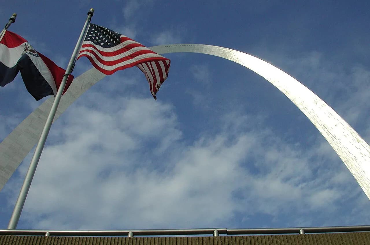 Gateway Arch With Kids: The Honest 2026 Guide to Tram Pods, Tickets, and the Free Museum