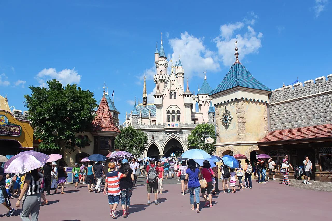Hong Kong Disneyland with Kids: 2026 Family Planning Guide