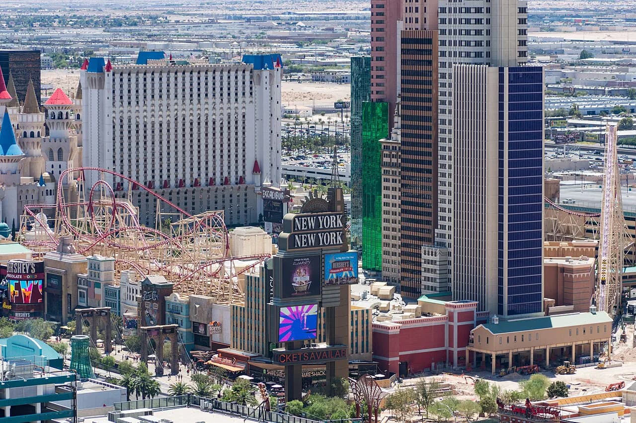 Las Vegas with Teens: 2026 Guide to Curfews, Thrills, and Hotels