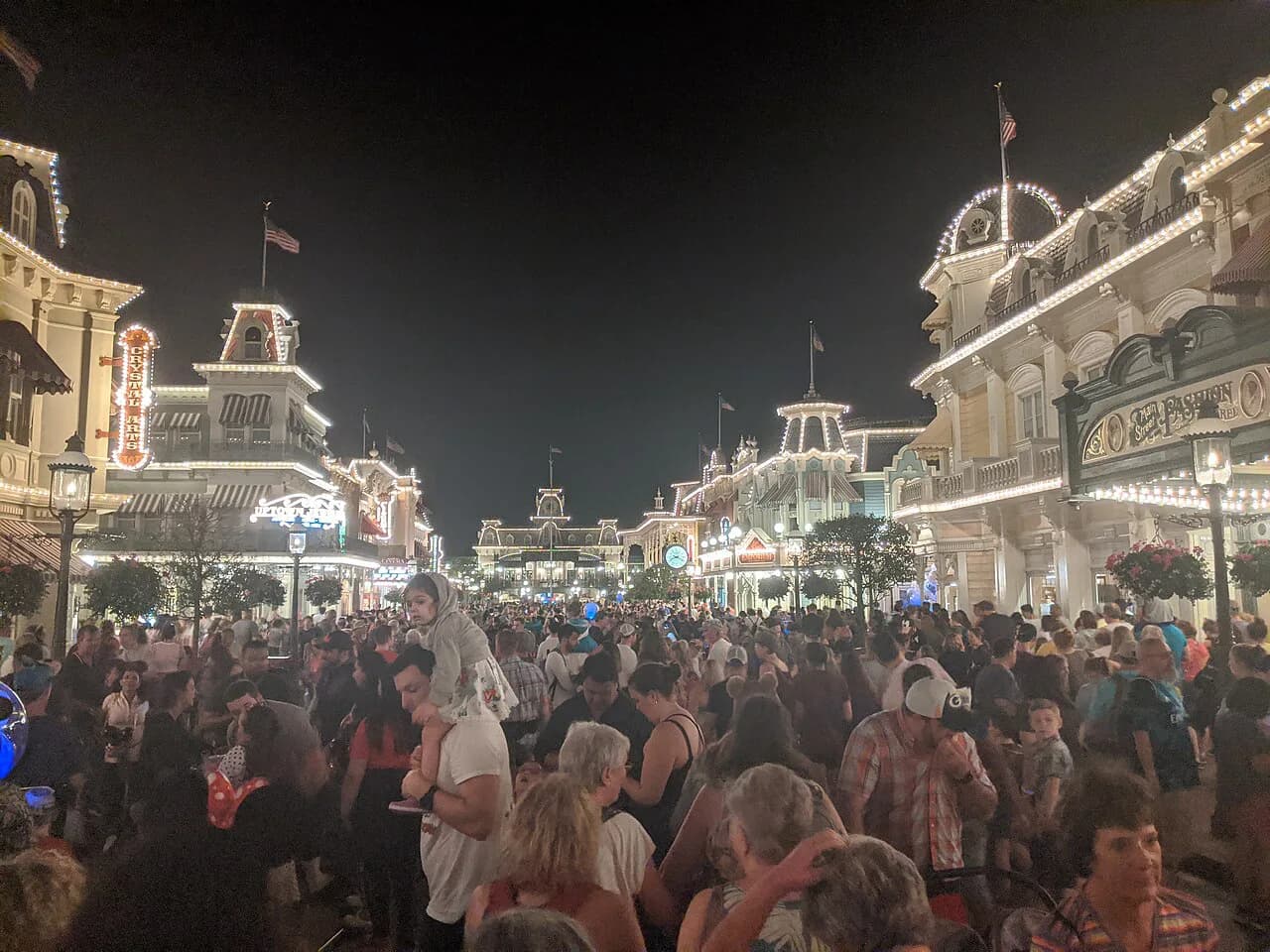 Lightning Lane Multi Pass: The Complete 2026 Booking Guide