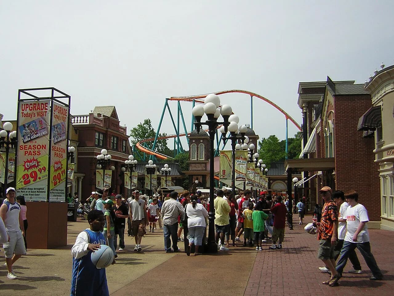 Six Flags Over Georgia With Kids: A Parent's Survival Guide (2026)