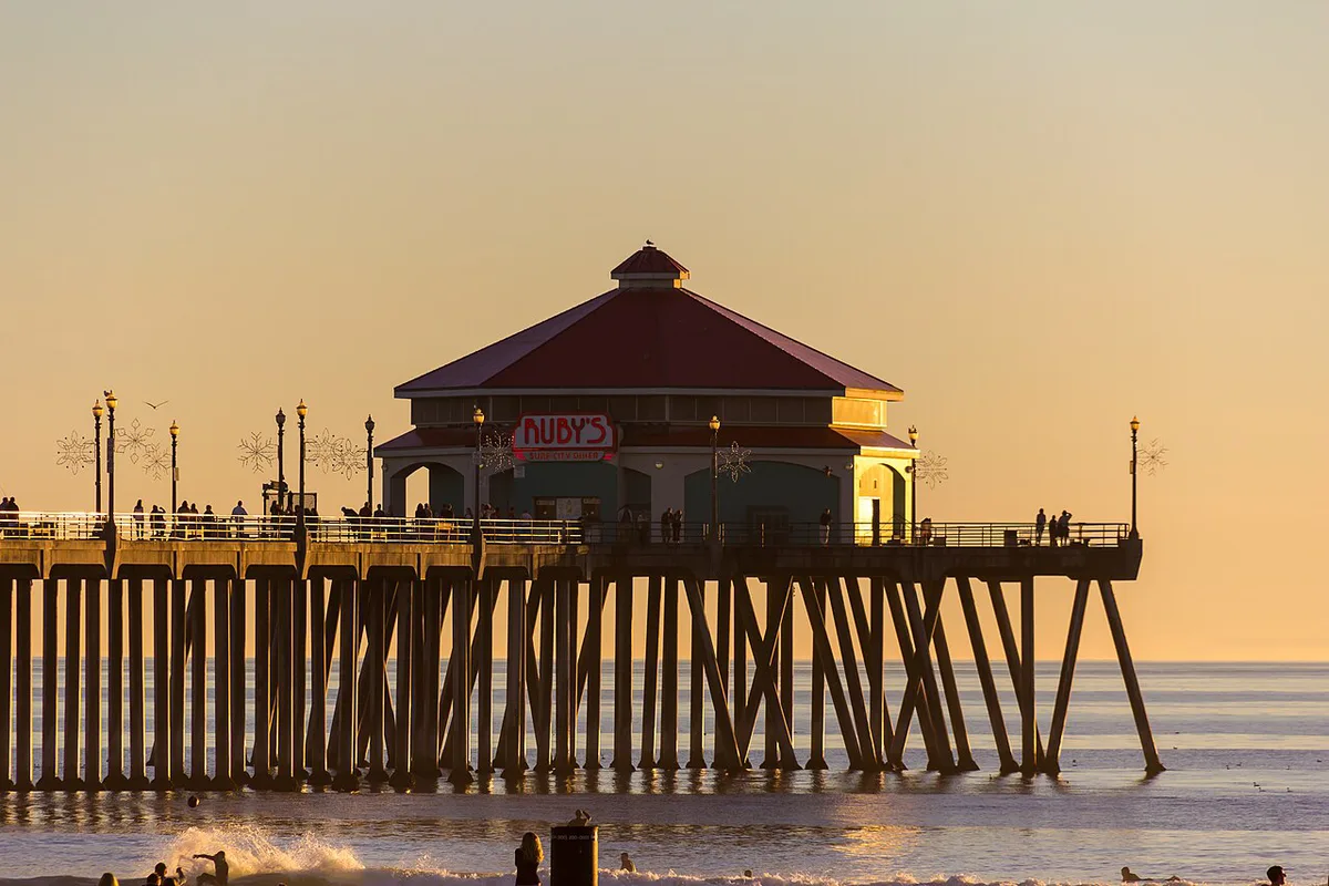 Ruby's  Huntington Beach pier  California — 2