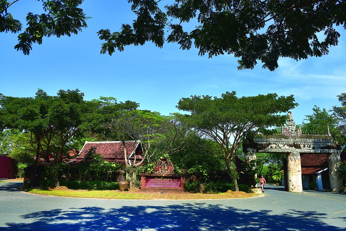 Replica Thai palace pavilion at Muang Boran Ancient City, Samut Prakan — 2