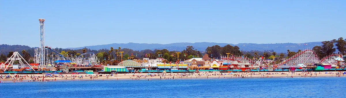 Wide sandy beach at Coronado with the Hotel del Coronado behind — 1