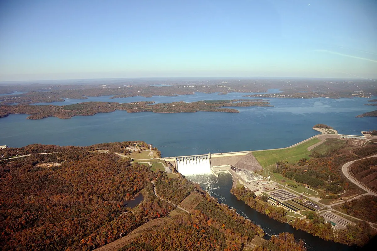 Aerial photo of Table Rock Dam lake and White River October 2009 — 2