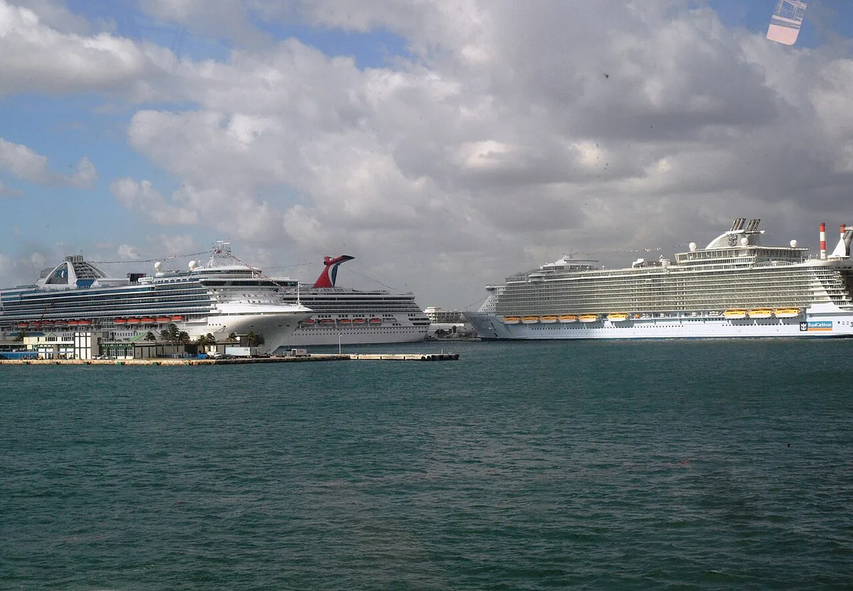 Carnival cruise ship with its winged funnel at sea — 2