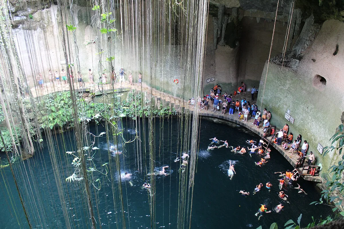 Cenote Ik Kil Yucatan Dec 2011 - 06 — 1