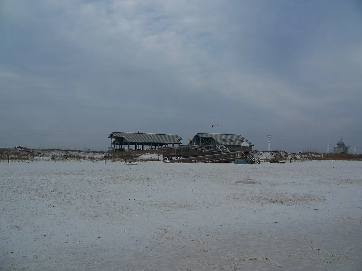White sand beach and emerald Gulf water in Destin, Florida — 2