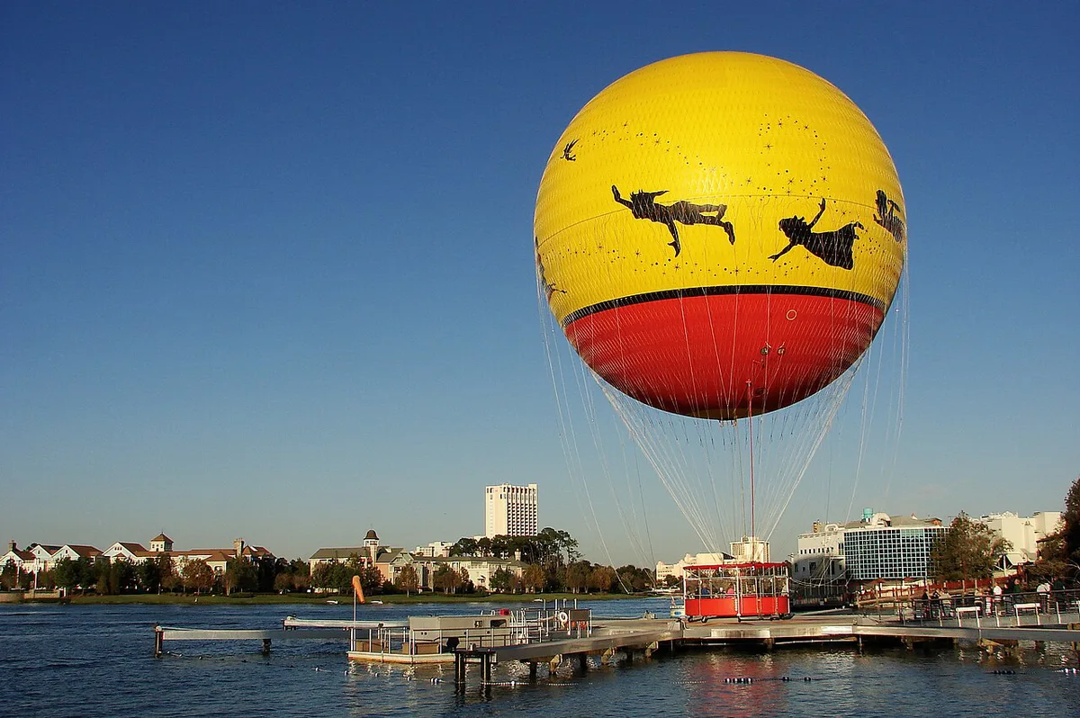 DowntownDisney-Balloon-2093 — 2
