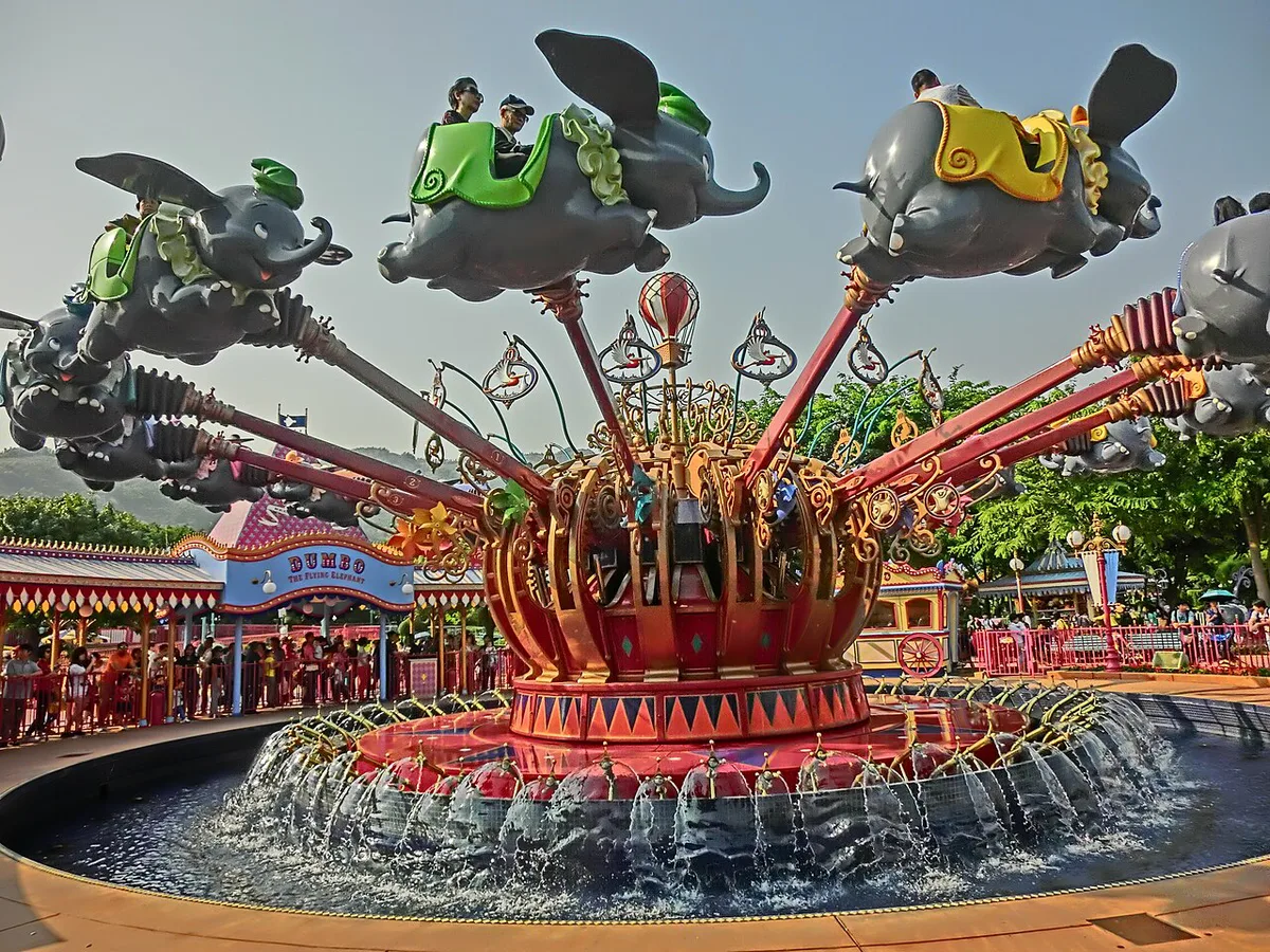 HK Disneyland 小飛象 Dumbo the Flying Elephant Oct-2013 Kiddie Plane Ride — 1