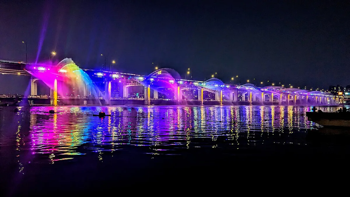 Banpo Bridge Moonlight Rainbow Fountain at night - 2023-08-14 — 1