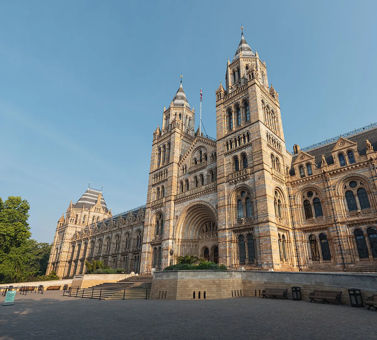 Hintze Hall of the Natural History Museum with the blue whale skeleton overhead — 2