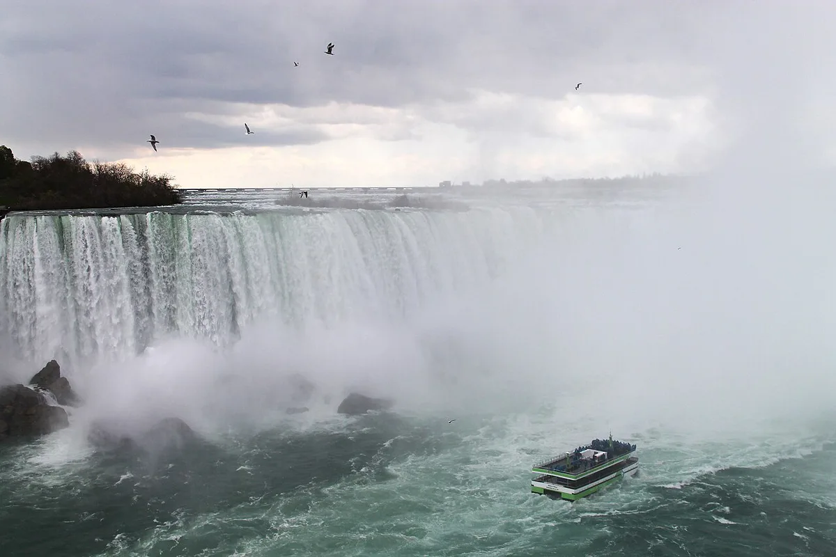 Horseshoe Falls throwing up mist at Niagara Falls — 2