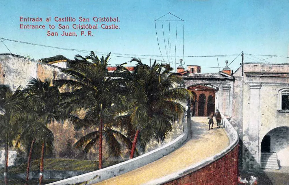 El Morro fortress and its green lawn overlooking the Atlantic in Old San Juan — 2