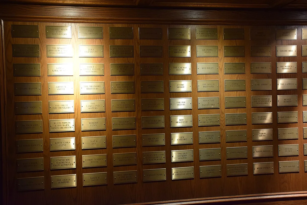 Grand Ole Opry Former Members Plaques — 1