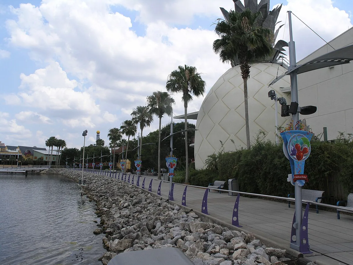 Swan pedal boats on Lake Eola with the Orlando skyline behind — 1