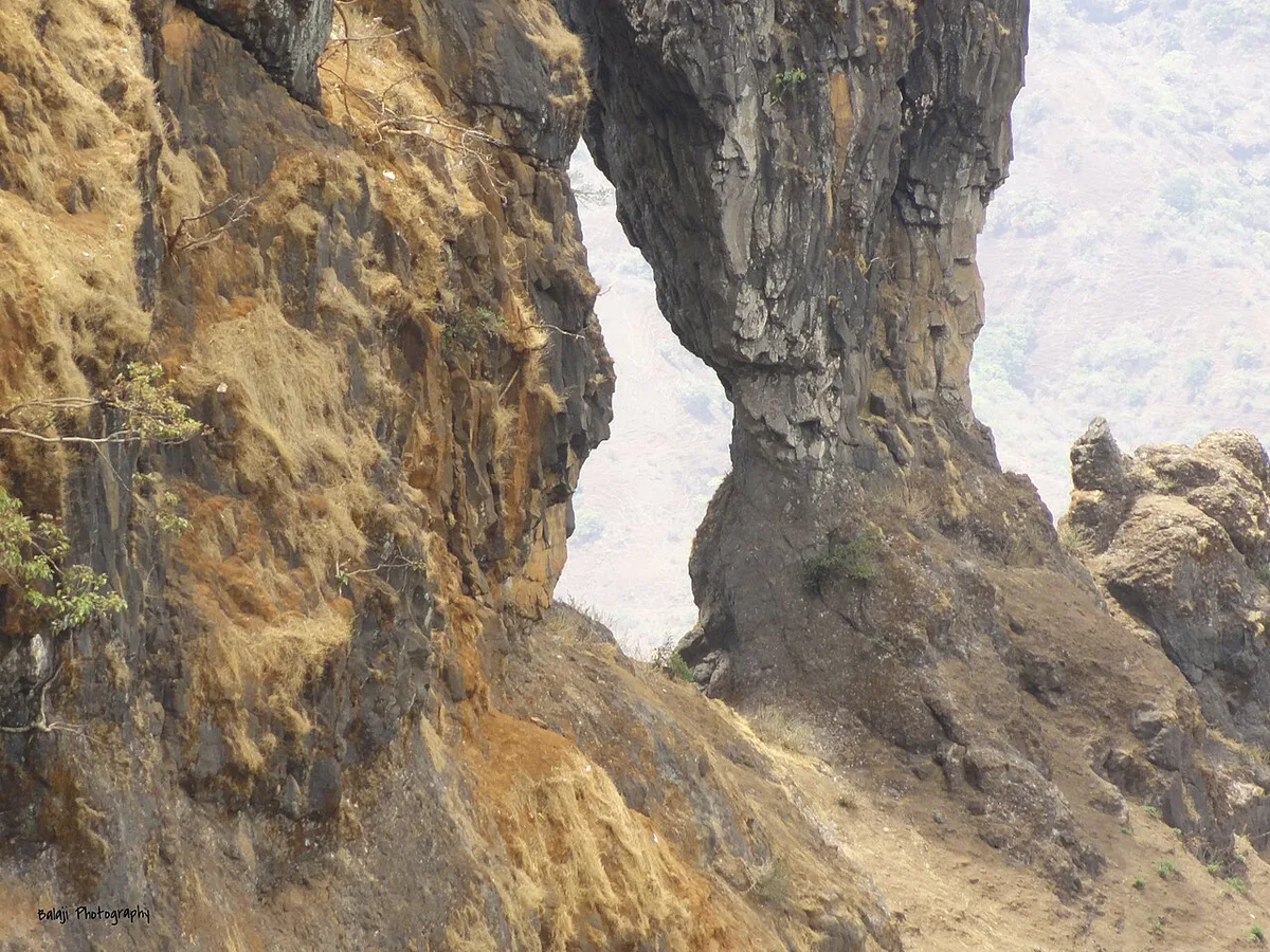 Mahabaleshwar - Needle-hole Point (5769812159) — 1