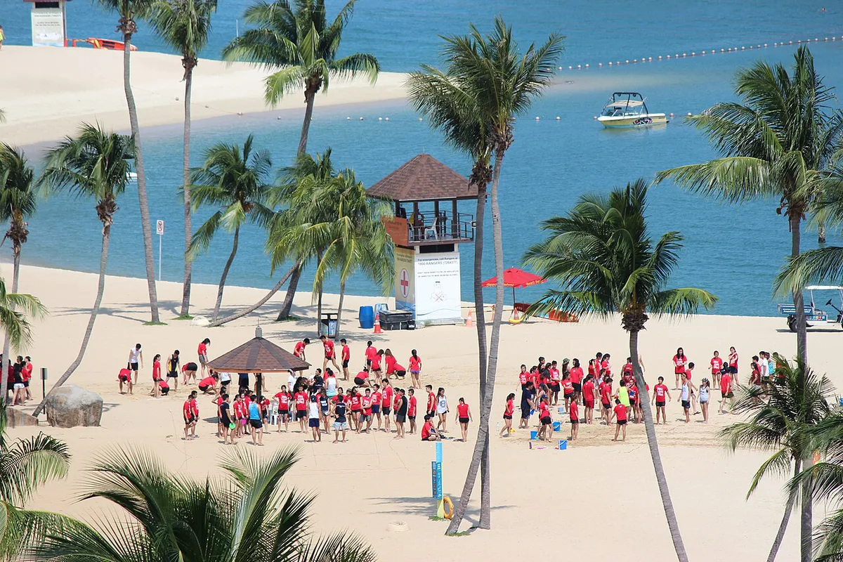 Cable car crossing the harbour toward Sentosa Island, Singapore — 1