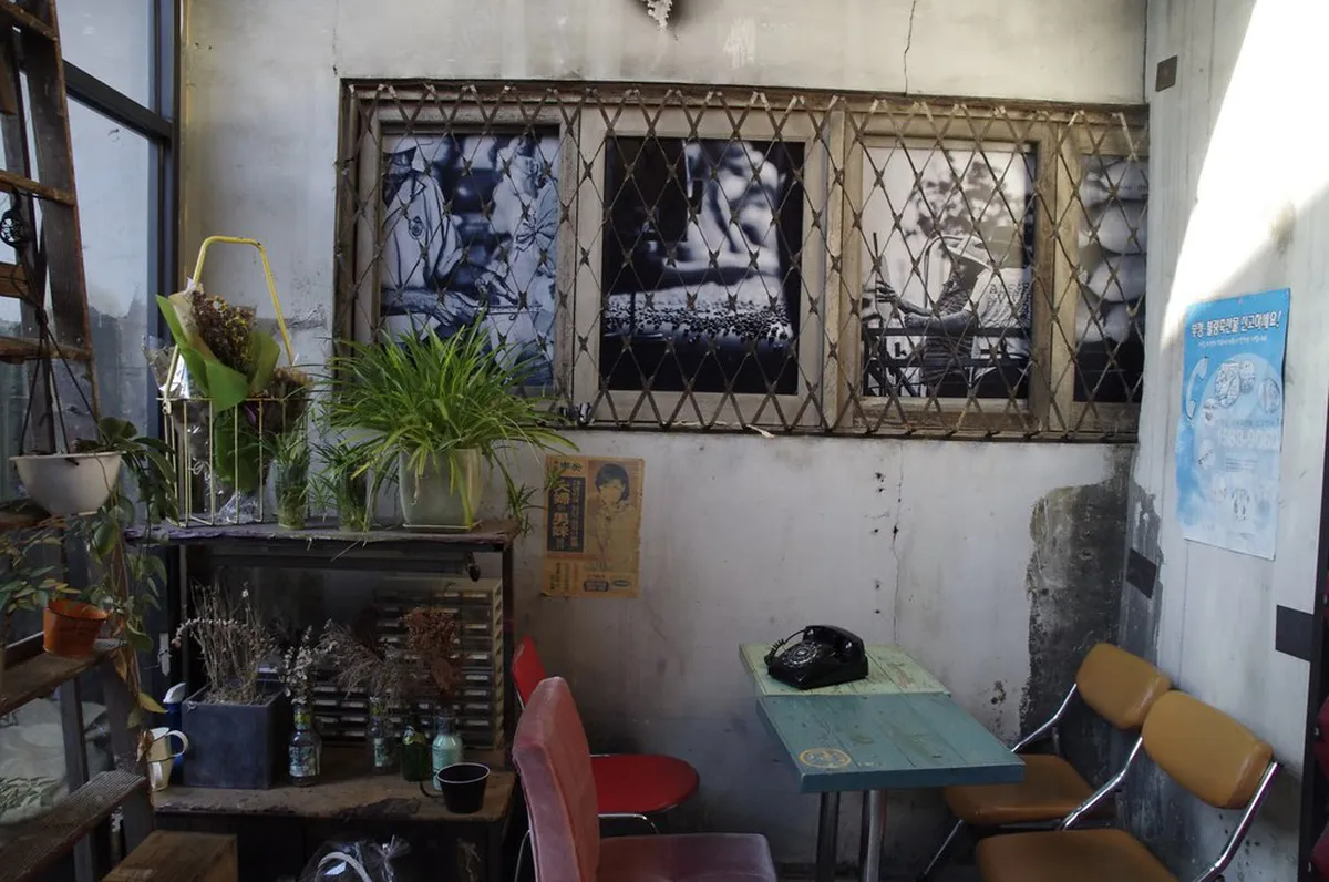 Seongsu-dong Cafe and Pop-Up Loop in Seoul