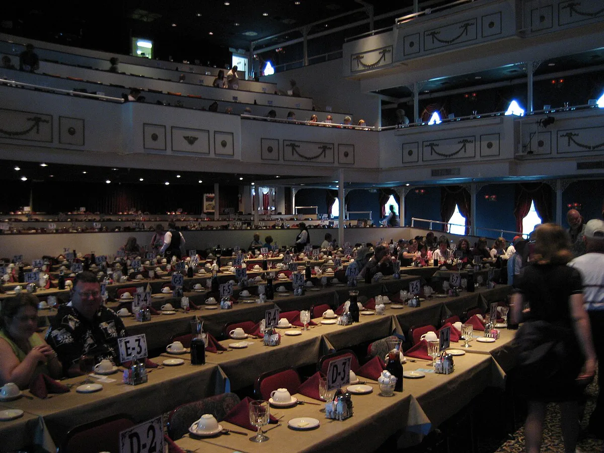 Showboat Branson Belle interior 2007 — 2