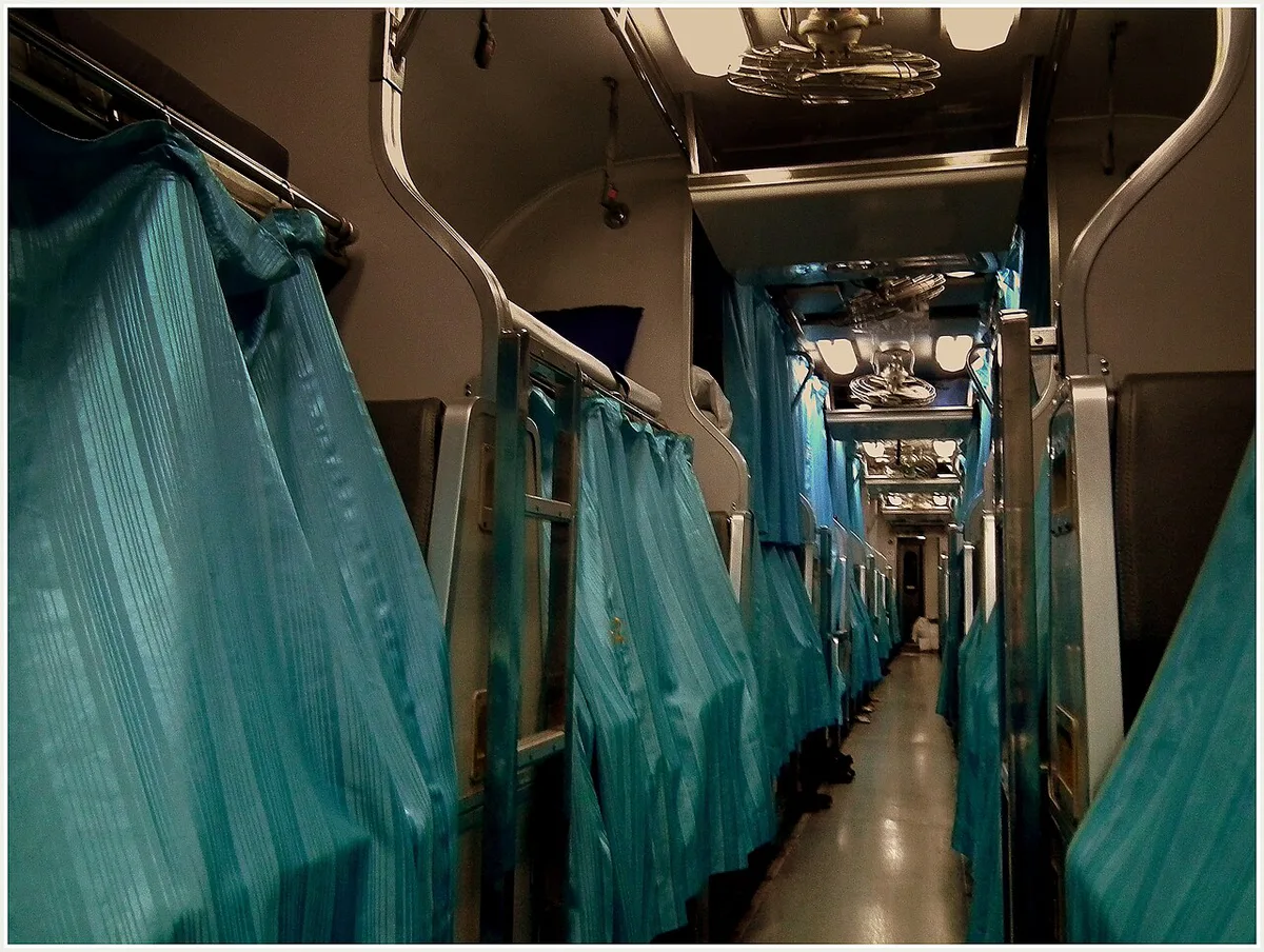 THAI RAILWAYS NIGHT SLEEPER TRAIN BUTTERWORTH(PENANG SENTRAL)MALAYSIA TO BANGKOK THAILAND JAN 2012 (7190001346) — 1