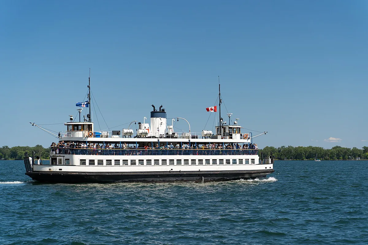 Toronto skyline with the CN Tower seen from the Toronto Islands — 1