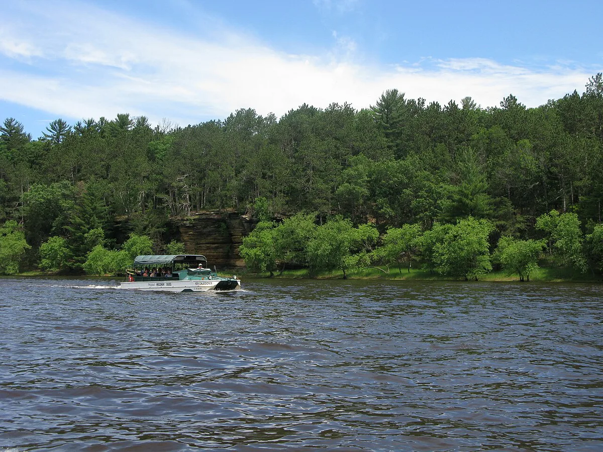 Sandstone cliffs along the Wisconsin River in the Wisconsin Dells — 2